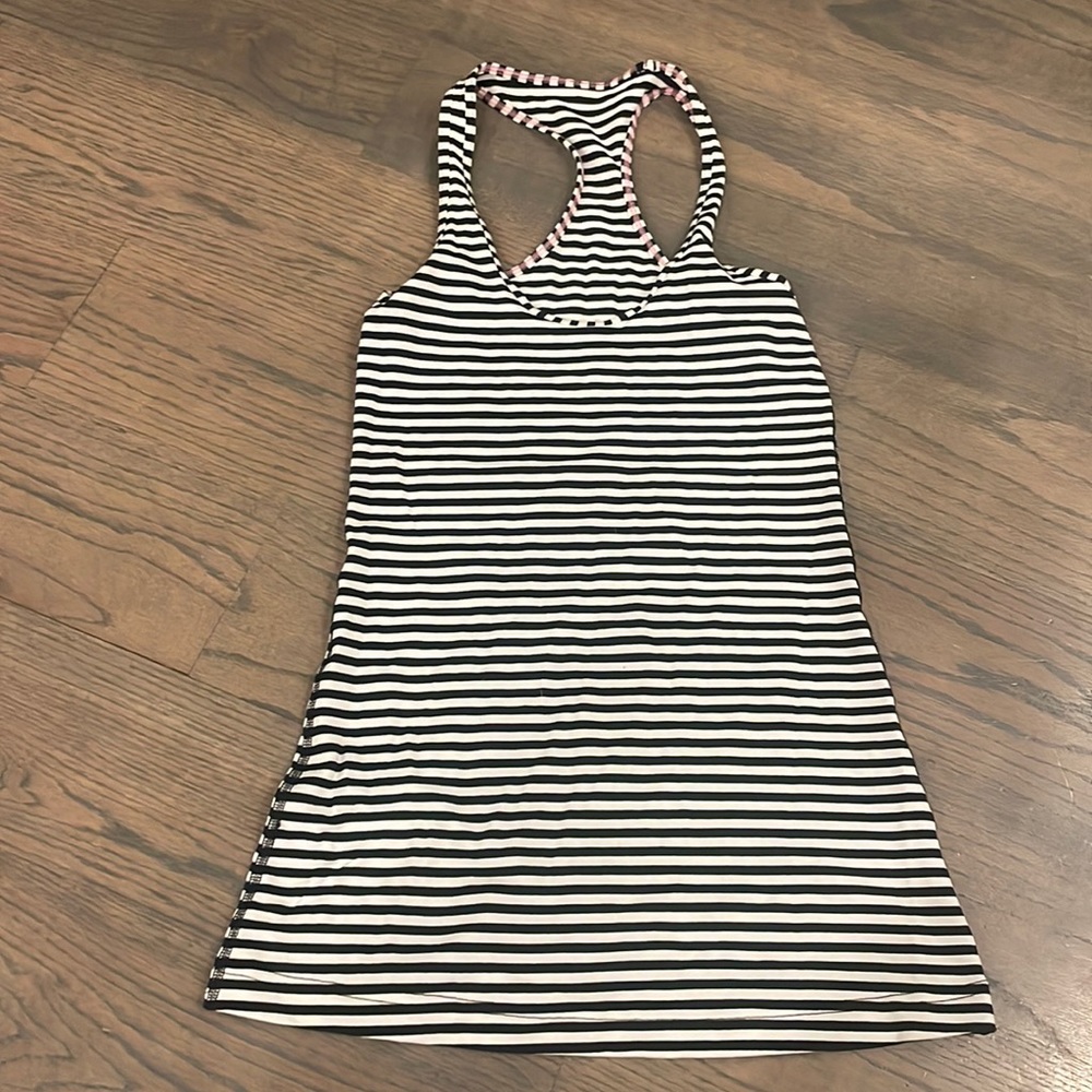 Lululemon cool racerback size 4